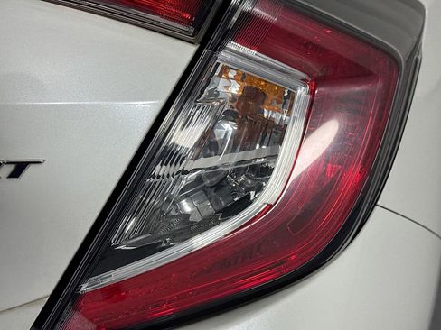 Used 2018 Honda Civic Sport image 29