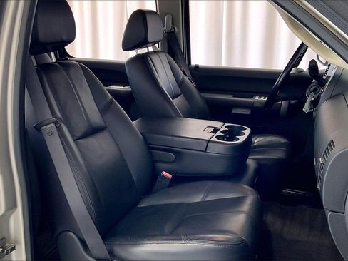 Used 2009 Chevrolet Silverado 2500 LT w/ Suspension Package, Off-Road image 6