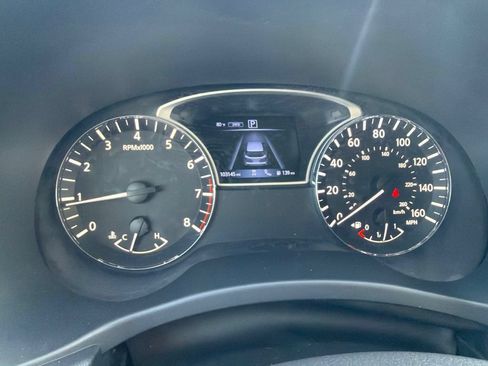 Used 2020 Nissan Pathfinder SL AWD/4WD image 23