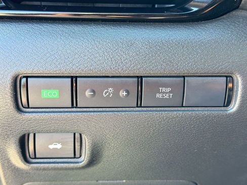 Used 2025 Nissan Sentra SV FWD image 15