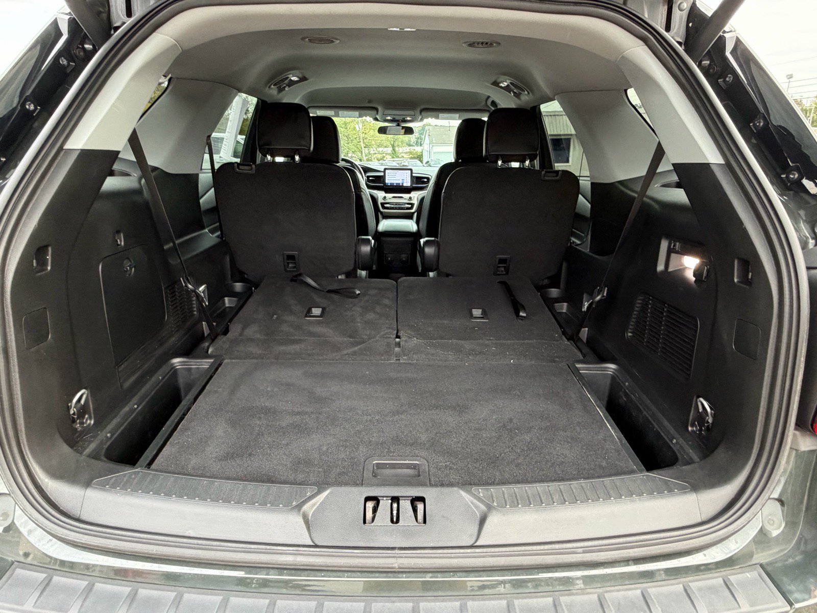 Used 2023 Ford Explorer XLT w/ Equipment Group 202A AWD/4WD image 46