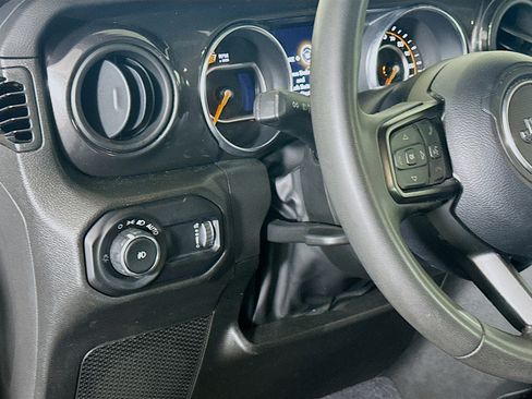 Used 2023 Jeep Wrangler Unlimited Sport AWD/4WD image 16