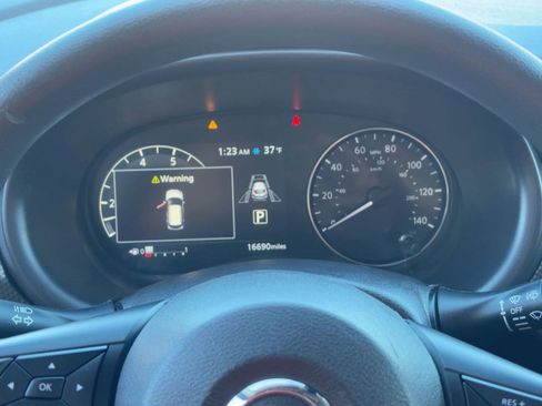 Used 2024 Nissan Kicks SV image 17