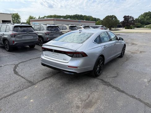 Used 2024 Honda Accord Touring image 6