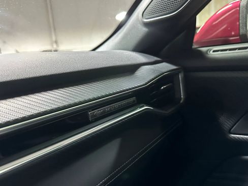Used 2025 Ford Mustang GT Premium RWD image 34