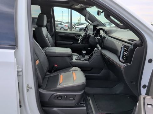 Used 2024 GMC Sierra 1500 AT4 w/ Technology Package AWD/4WD image 15