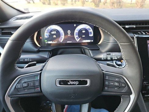 Used 2024 Jeep Grand Cherokee Altitude image 22