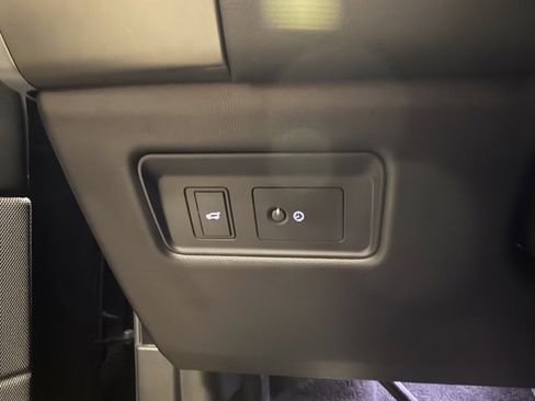 Used 2019 Land Rover Range Rover Sport SE image 20