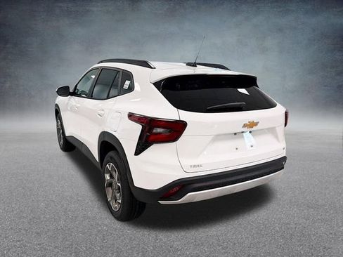 New 2026 Chevrolet Trax LT w/ Driver Confidence Package image 9