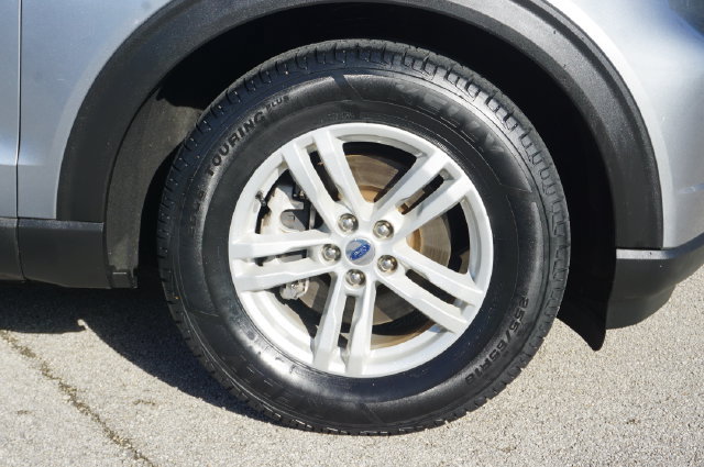 Certified 2024 Ford Explorer XLT RWD image 23