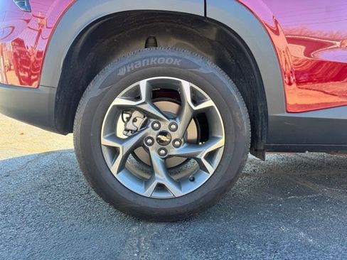 Used 2025 Chevrolet Trax LT w/ Driver Confidence Package image 17