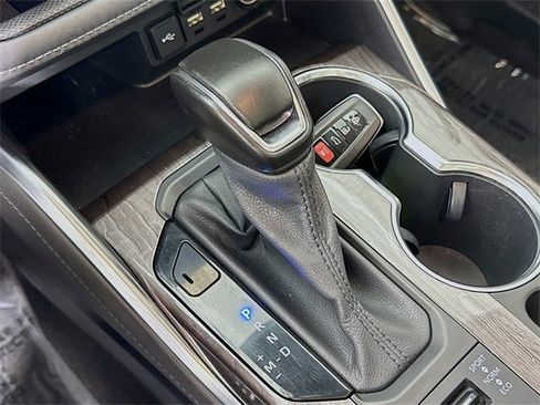 Used 2021 Toyota Highlander Platinum image 17