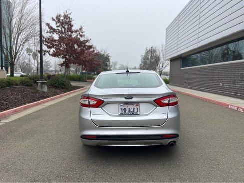 Used 2016 Ford Fusion SE image 11
