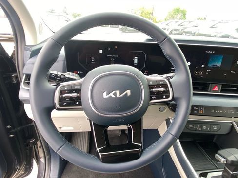 New 2026 Kia Carnival SX image 16