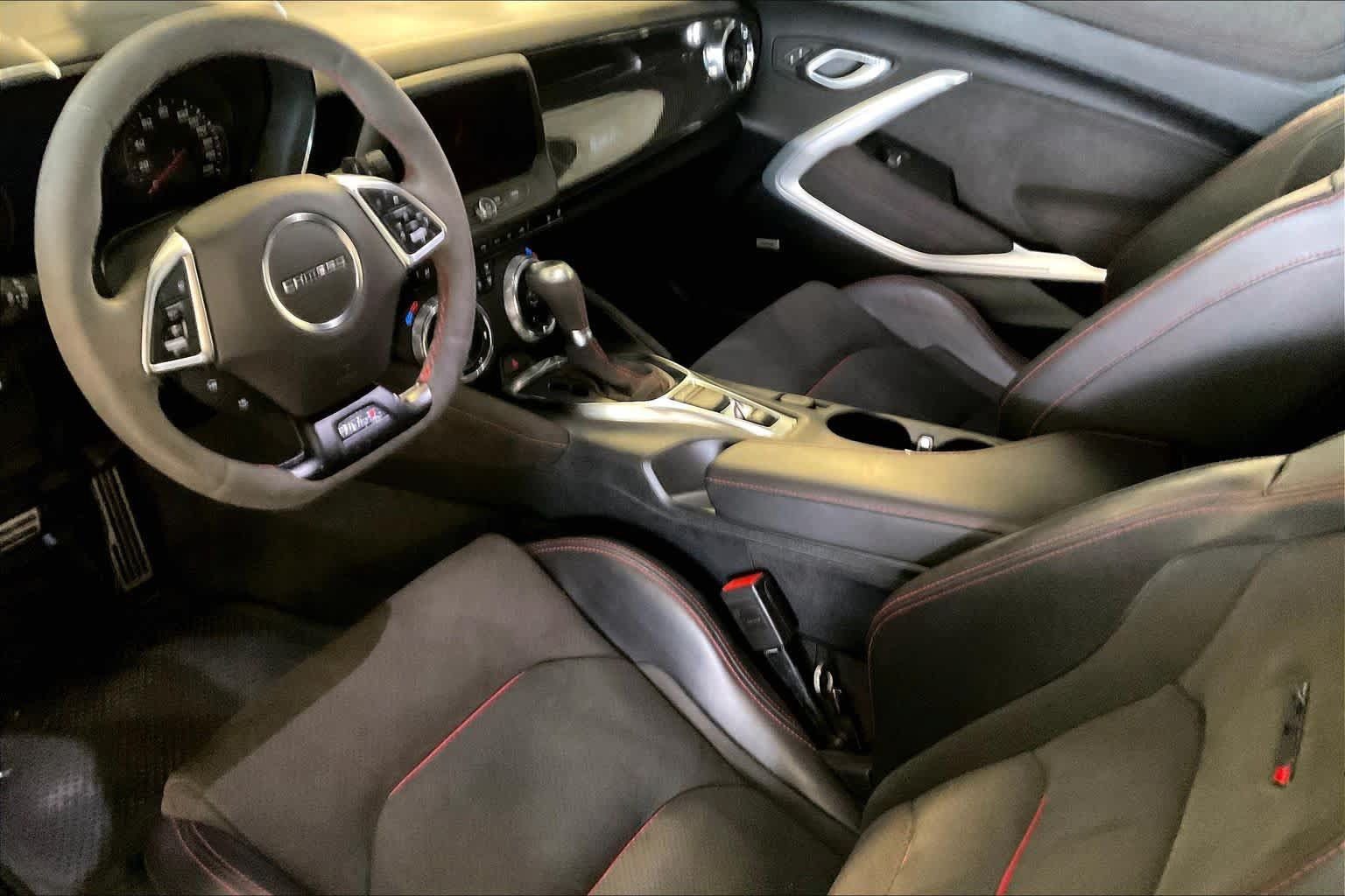 Used 2019 Chevrolet Camaro ZL1 RWD image 15