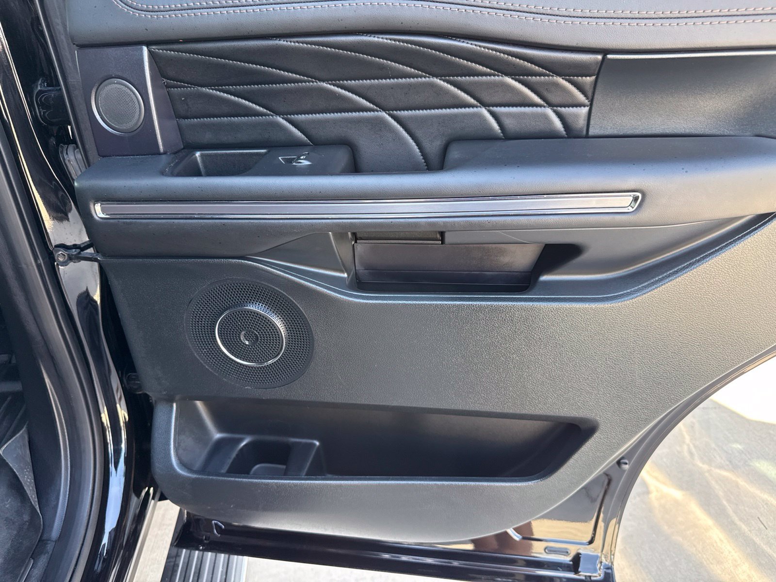 Used 2020 Ford Expedition Platinum RWD image 26