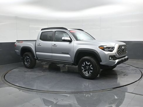 Used 2022 Toyota Tacoma TRD Off-Road image 4
