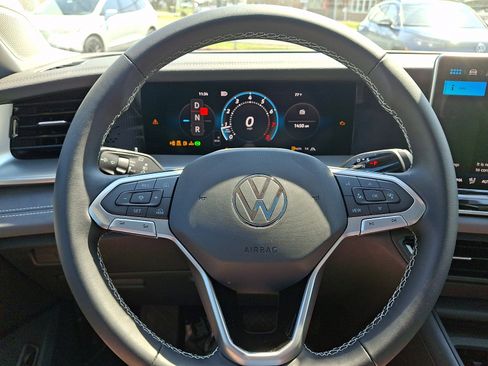 New 2026 Volkswagen Tiguan SE AWD/4WD image 14
