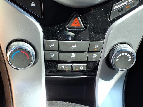 Used 2014 Chevrolet Cruze LT FWD image 23