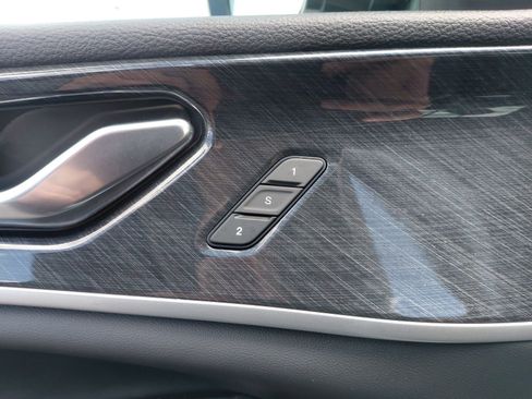 Used 2022 Jeep Grand Cherokee Trailhawk image 17