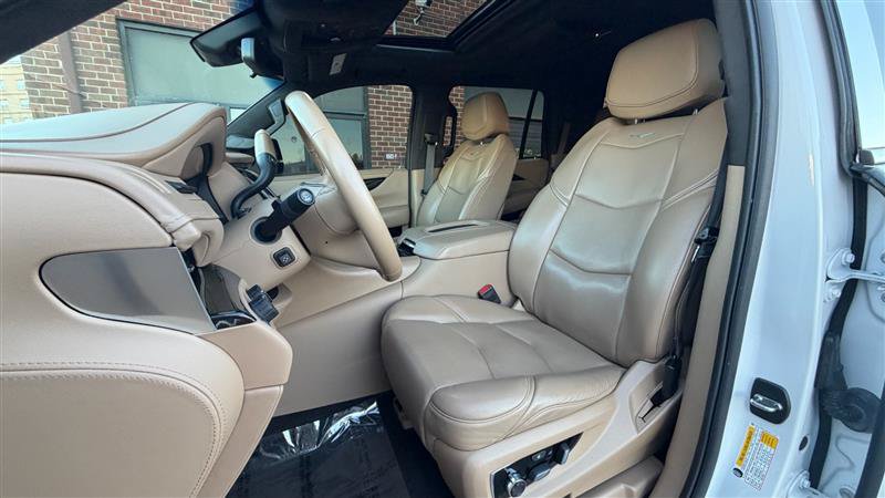 Used 2020 Cadillac Escalade Platinum AWD/4WD image 30