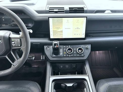 Used 2023 Land Rover Defender 110 V8 image 12
