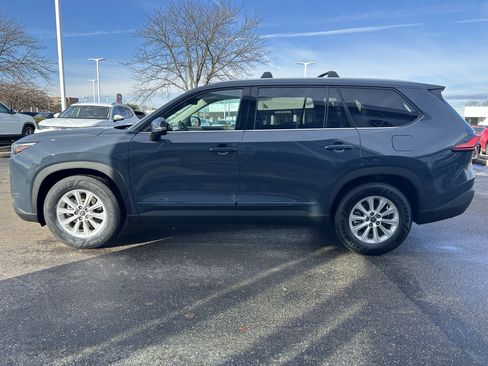 Used 2024 Toyota Grand Highlander XLE image 4