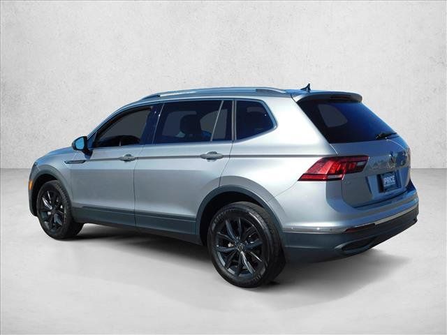Used 2024 Volkswagen Tiguan SE AWD/4WD image 14