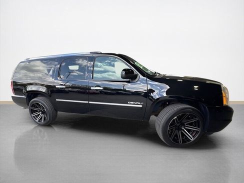 Used 2014 GMC Yukon XL Denali image 2