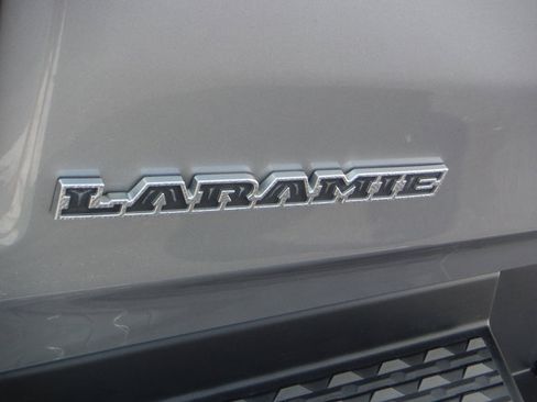 Used 2022 RAM 1500 Laramie AWD/4WD image 23