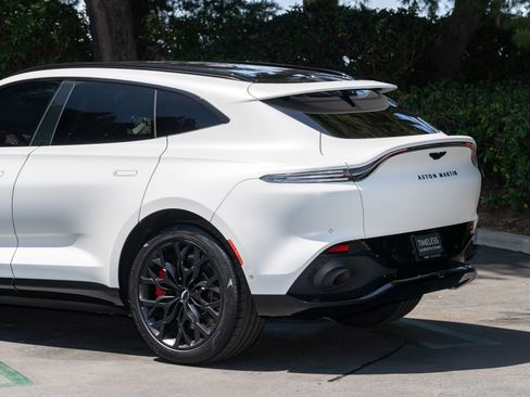Used 2023 Aston Martin DBX AWD/4WD image 10