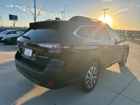 Certified 2025 Subaru Outback Premium image 2