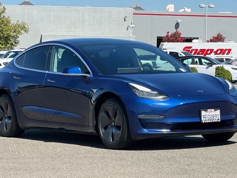 Used 2019 Tesla Model 3 Standard Range RWD image 5