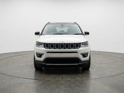 Used 2025 Jeep Compass Limited AWD/4WD image 2