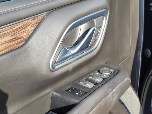 Used 2021 Chevrolet Tahoe LT w/ LT Signature Package RWD image 18