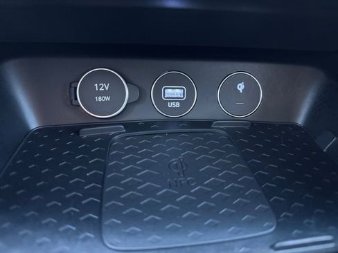 Used 2025 Genesis G70 3.3T Advanced image 31