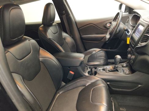 Used 2020 Jeep Cherokee Latitude Plus w/ Cold Weather Group image 21