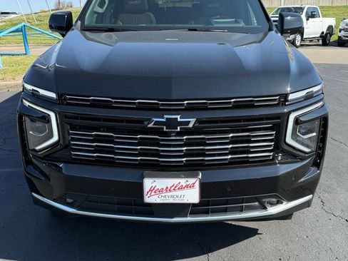 New 2026 Chevrolet Suburban High Country AWD/4WD image 2