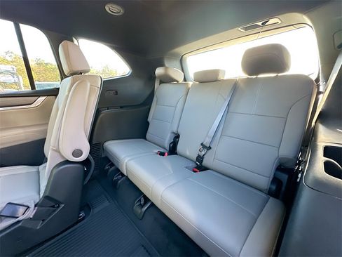 New 2025 GMC Acadia Elevation w/ Elevation Premium Package image 28