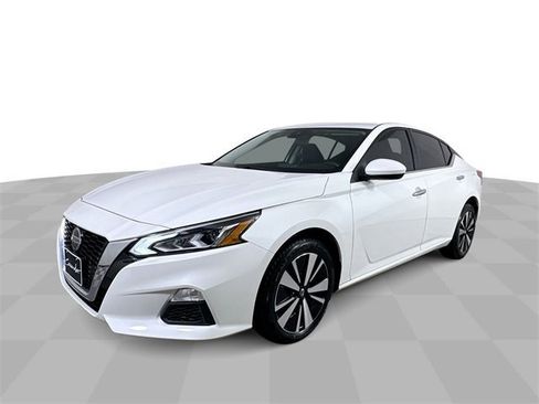 Used 2022 Nissan Altima 2.5 SV image 1