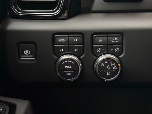 New 2026 GMC Sierra 1500 AT4 w/ Technology Package AWD/4WD image 25
