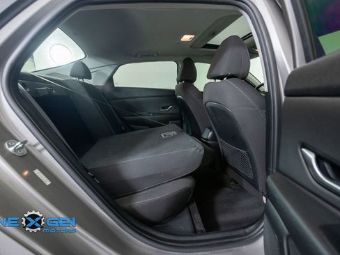 Used 2021 Hyundai Elantra SEL w/ Convenience + Premium Package FWD image 37