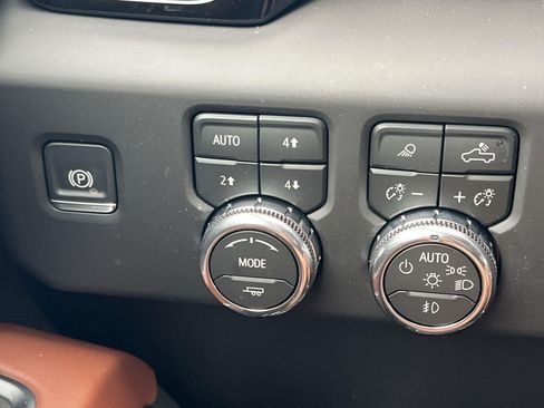 New 2026 GMC Sierra 3500 Denali Ultimate AWD/4WD image 21