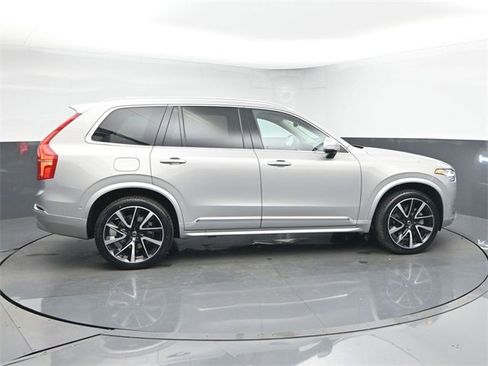 Used 2023 Volvo XC90 B6 Plus w/ Protection Package image 8