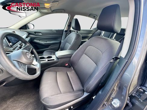 Used 2025 Nissan Altima 2.5 SV FWD image 27