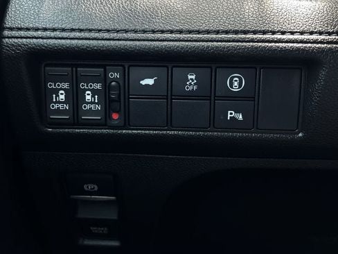 Used 2021 Honda Odyssey Touring image 25