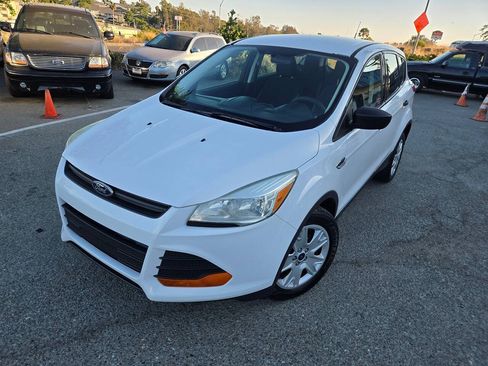 Used 2015 Ford Escape S FWD image 4
