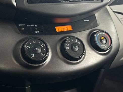 Used 2012 Toyota RAV4 FWD image 18