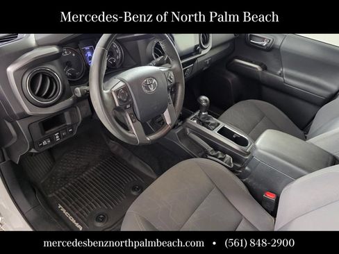 Used 2019 Toyota Tacoma TRD Off-Road AWD/4WD image 10