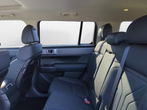 Used 2025 Hyundai Santa Fe XRT image 15